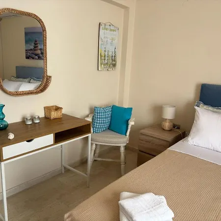 Cozy & Quiet Seaside Apartman Lutráki