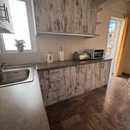 Cozy & Quiet Seaside Apartman